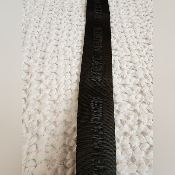 Steve Madden guitar strap crossbody bag - Picture 10 of 10